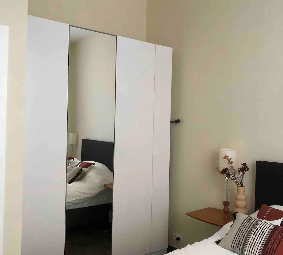 Cosy 1 Bedroom Apartment In Eu District Brusel